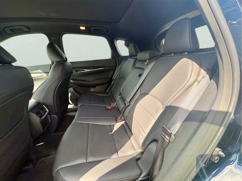Used 2025 INFINITI QX50 Sport AWD/4WD image 11