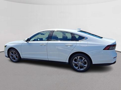 Certified 2023 Honda Accord EX image 6
