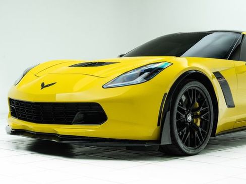 Used 2015 Chevrolet Corvette Z06 w/ 3LZ Preferred Equipment Group image 11