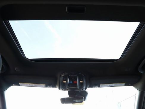 New 2025 Jeep Grand Cherokee L Laredo image 19