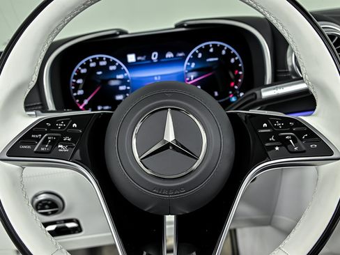 Used 2026 Mercedes-Benz Maybach SL 680 image 24