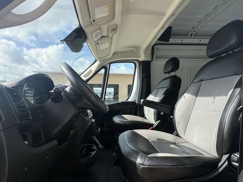 Used 2023 RAM ProMaster 2500 FWD image 13
