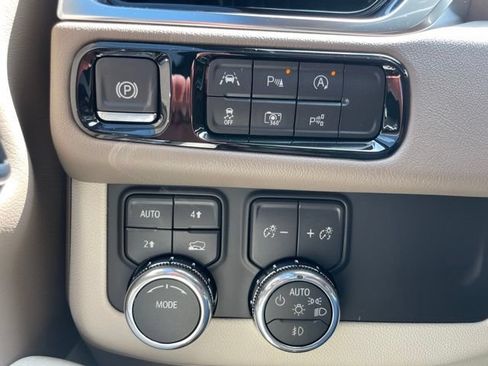 Used 2026 GMC Yukon XL Denali w/ Sun & Power Step Package AWD/4WD image 19