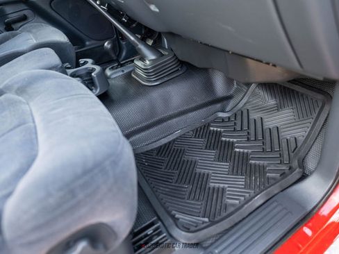 Used 2001 Chevrolet Silverado 3500 LS w/ Off-Road Skid Plate Pkg image 46