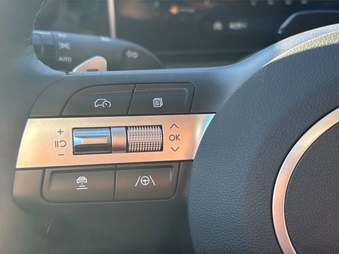 Certified 2025 Hyundai Tucson Limited image 18