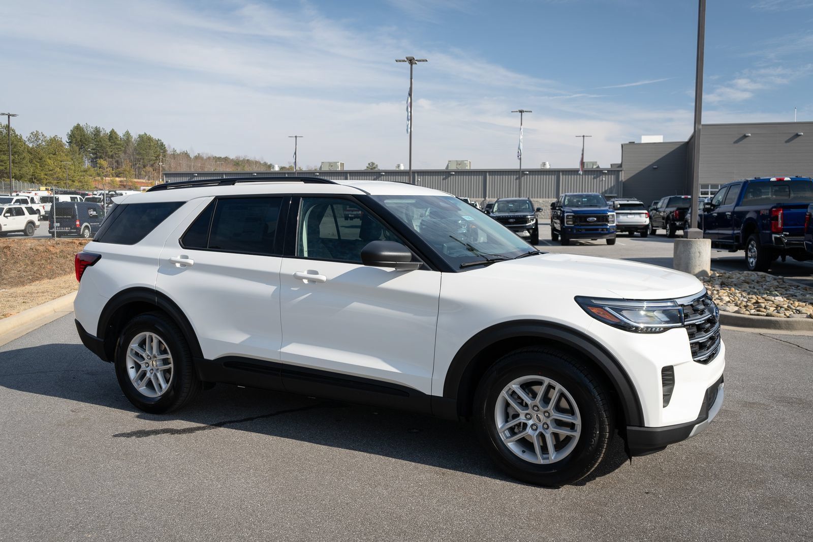 New 2026 Ford Explorer Active RWD image 12