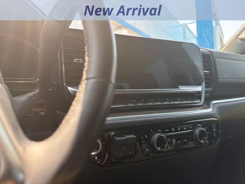 Used 2025 Chevrolet Silverado 1500 LT AWD/4WD image 11