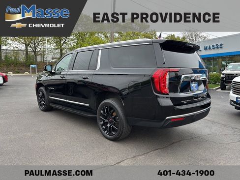 Certified 2023 GMC Yukon XL SLT w/ SLT Luxury Package AWD/4WD image 5