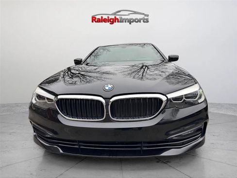 Used 2018 BMW 530i w/ Premium Package RWD image 3