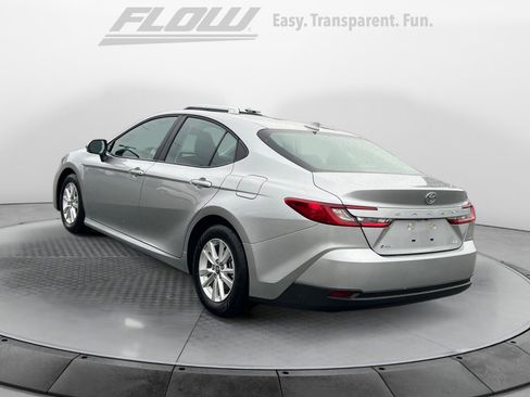 Used 2025 Toyota Camry LE image 6
