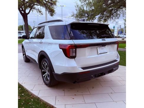 Used 2025 Ford Explorer ST-Line AWD/4WD image 8