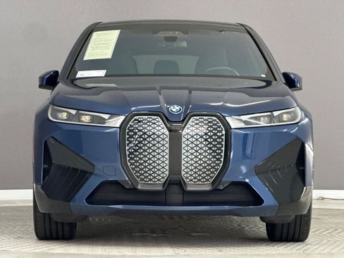 Used 2024 BMW iX xDrive50 w/ Sport Package AWD/4WD image 5
