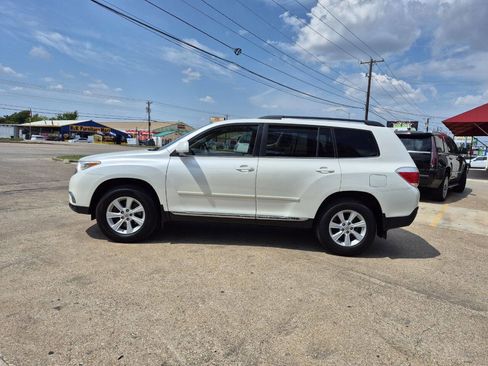 Used 2012 Toyota Highlander FWD image 9