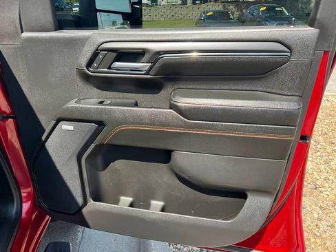 Used 2024 GMC Sierra 2500 AT4 w/ Technology Package AWD/4WD image 31