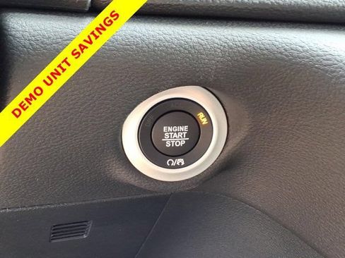 New 2026 Chrysler Pacifica Select FWD image 12