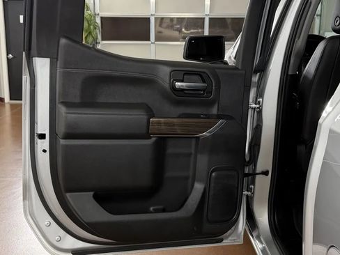 Used 2019 Chevrolet Silverado 1500 LT Trail Boss AWD/4WD image 31