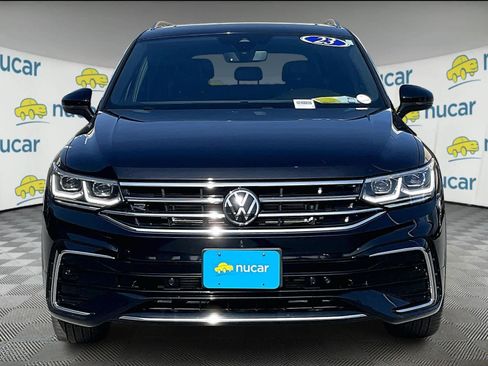 Used 2023 Volkswagen Tiguan SEL R-Line image 2