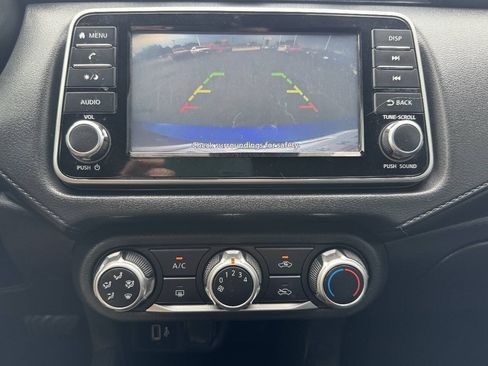 Used 2021 Nissan Versa S FWD image 25