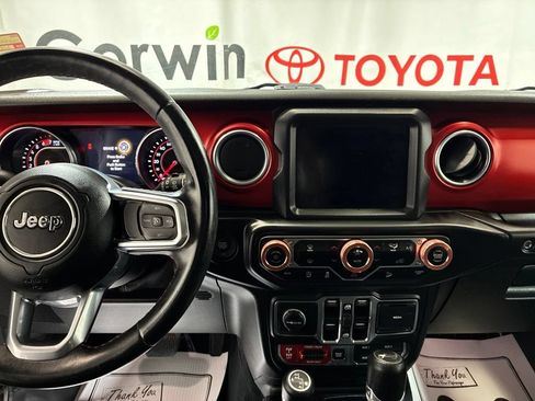 Used 2018 Jeep Wrangler Unlimited Rubicon AWD/4WD image 24