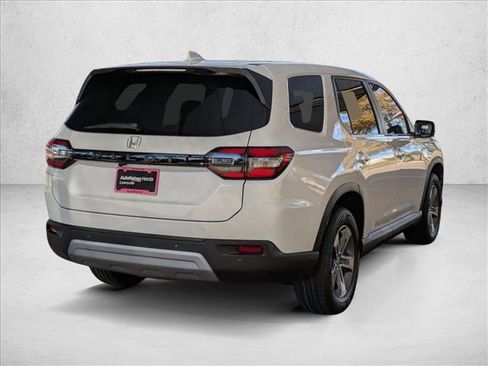 New 2025 Honda Pilot EX-L image 2