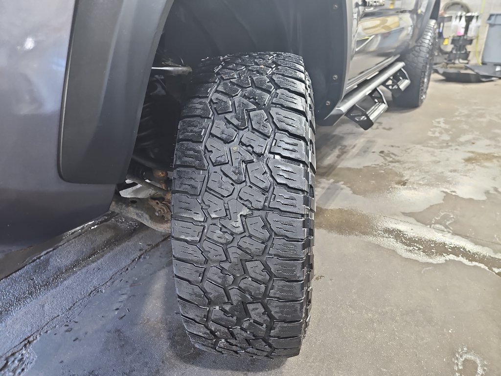 Used 2017 Toyota Tacoma TRD Off-Road w/ Tow Package AWD/4WD image 35