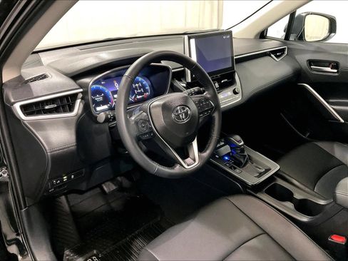 Used 2026 Toyota Corolla Cross XLE w/ Convenience Package image 8