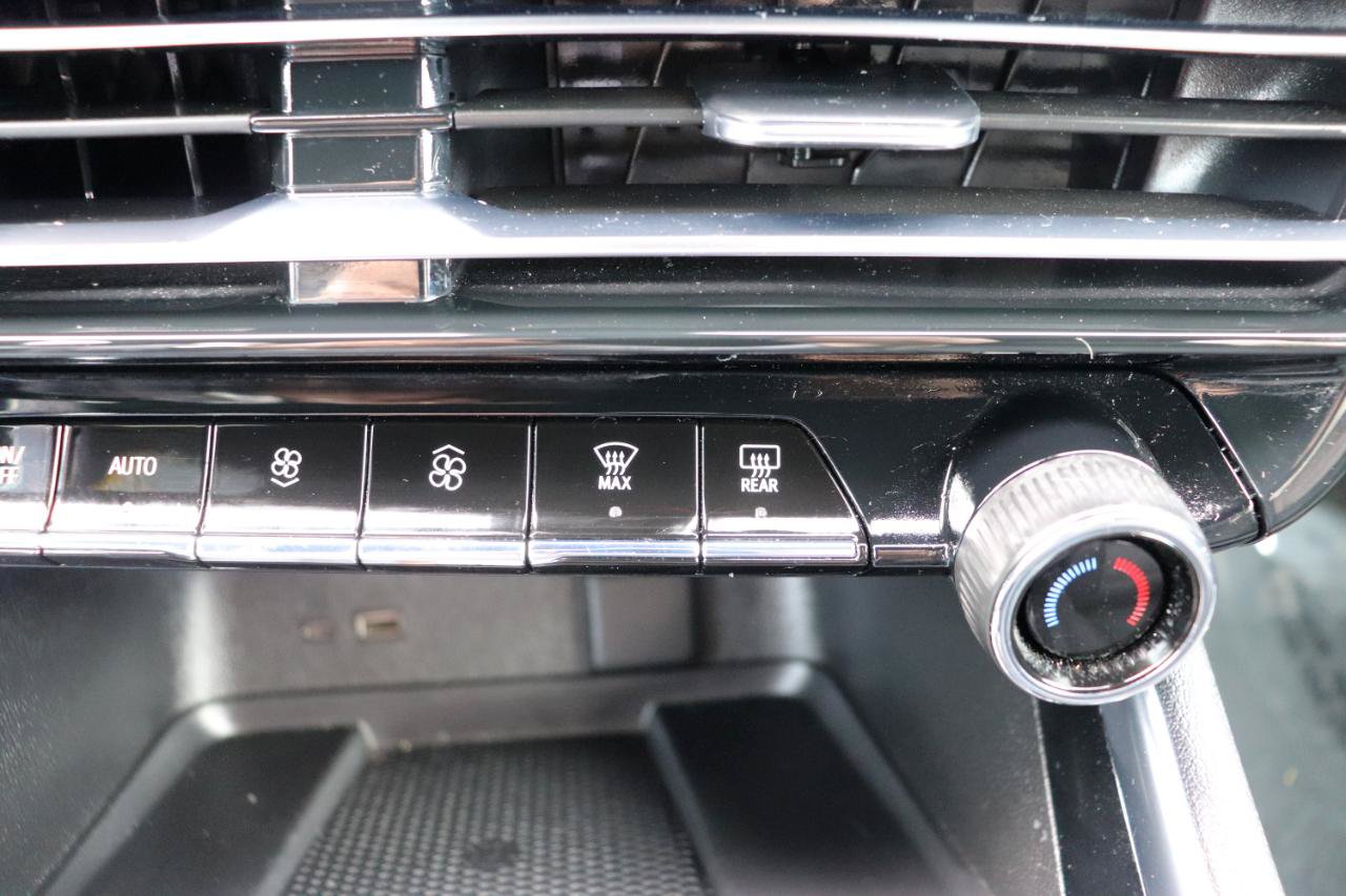 Used 2025 Chevrolet Traverse LT FWD image 41