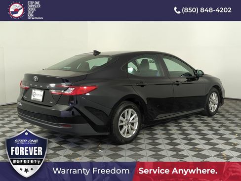 Used 2025 Toyota Camry LE FWD image 4