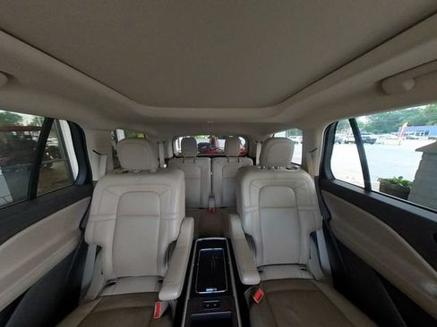 Used 2021 Lincoln Aviator Reserve w/ Equipment Group 201A AWD/4WD image 33