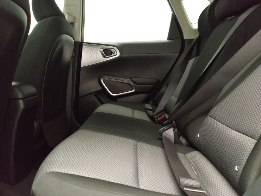 Used 2023 Kia Soul LX w/ LX Technology Package FWD image 18