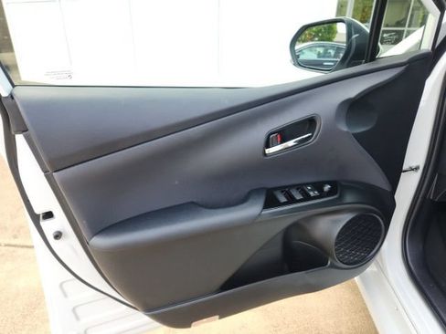 Used 2022 Toyota Prius Prime LE FWD image 13