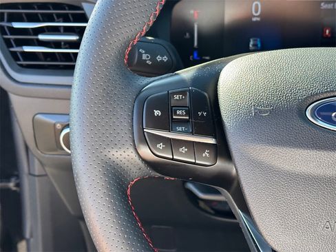 Used 2025 Ford Escape ST-Line image 18