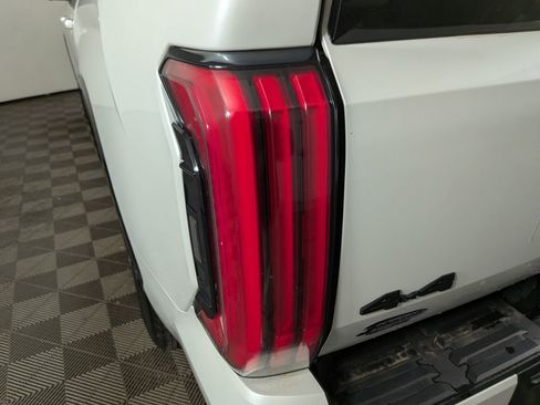 Used 2024 Toyota Tundra Platinum AWD/4WD image 11
