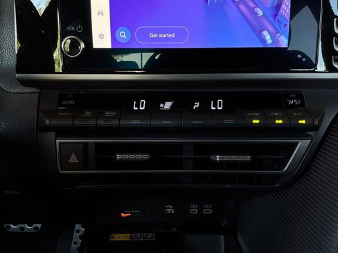 Used 2025 Toyota Camry SE FWD image 27