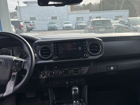 Used 2020 Toyota Tacoma TRD Sport image 31