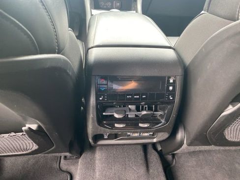 Used 2021 Jeep Grand Cherokee L Limited AWD/4WD image 13