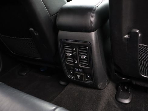 Used 2021 Jeep Grand Cherokee Limited w/ Luxury Group II image 13