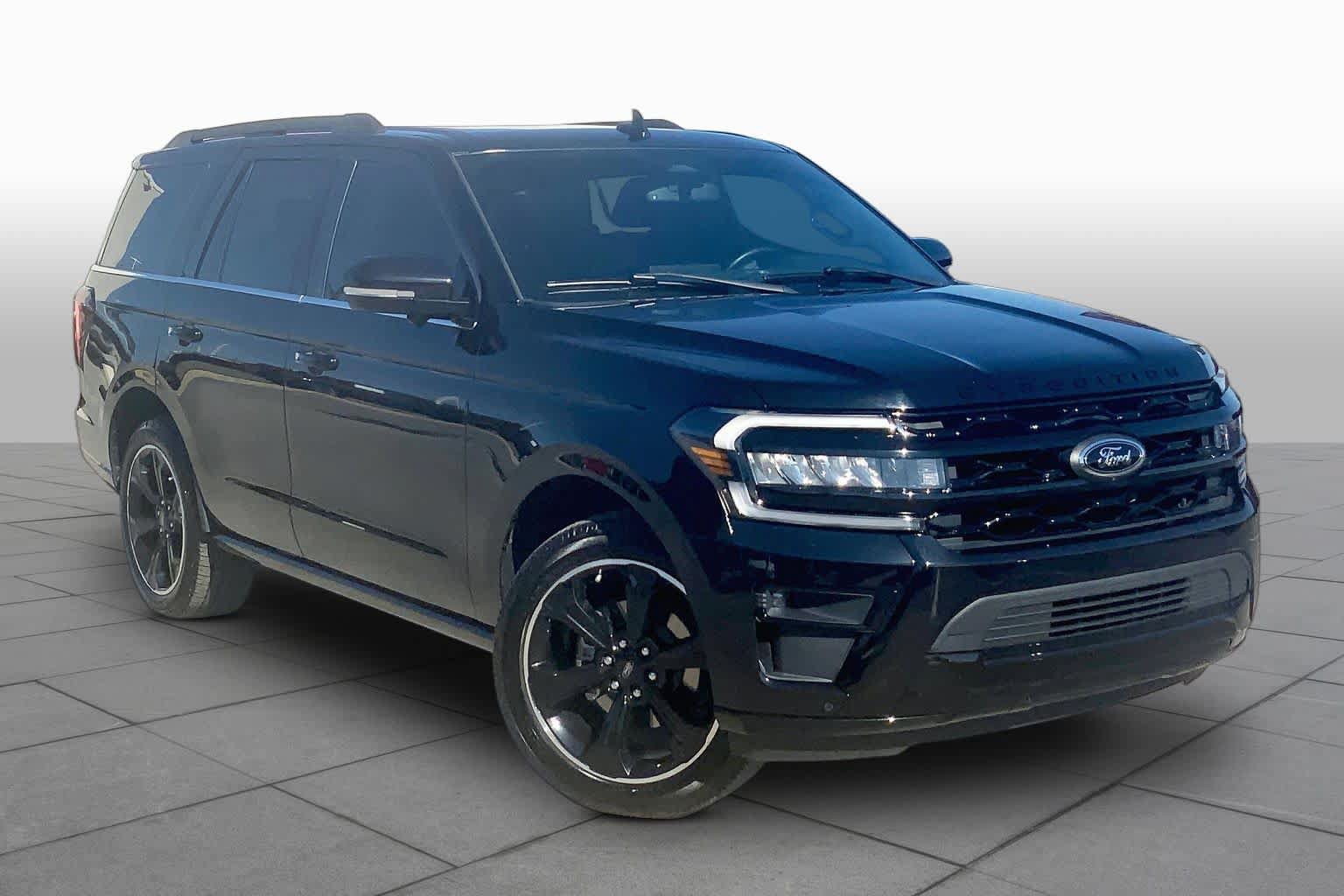 Used 2023 Ford Expedition Limited RWD image 3