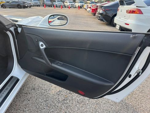 Used 2007 Chevrolet Corvette Convertible RWD image 18