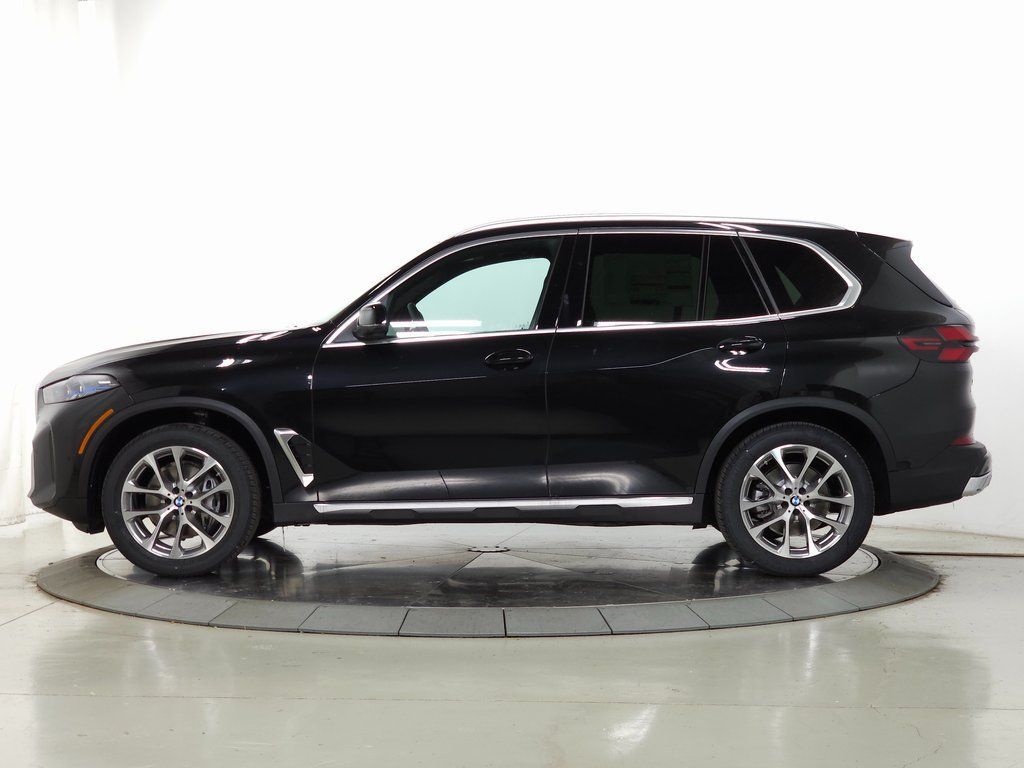 Used 2026 BMW X5 xDrive40i w/ Parking Assistance Package AWD/4WD image 4