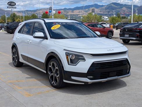 Certified 2023 Kia Niro EX Touring FWD image 7