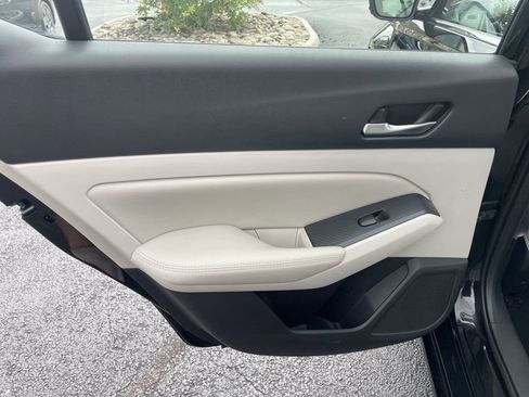 Used 2019 Nissan Altima 2.5 Platinum FWD image 23
