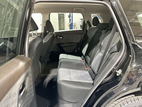 Used 2023 Nissan Rogue SV image 23