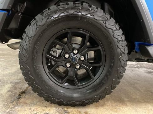 Used 2024 Jeep Wrangler Unlimited image 26
