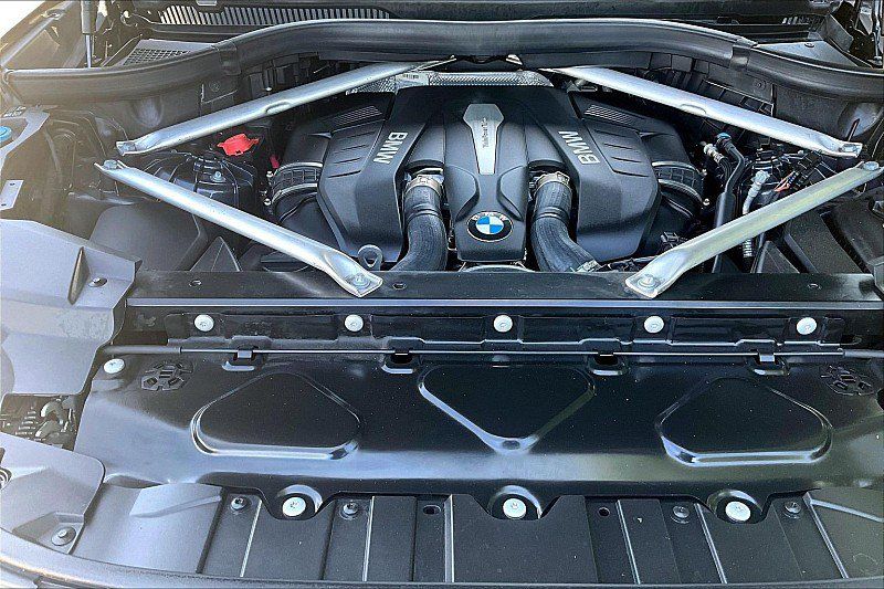Used 2019 BMW X5 xDrive50i w/ M Sport Package AWD/4WD image 9