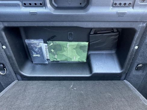 Used 2024 Jeep Wrangler Unlimited Rubicon image 42