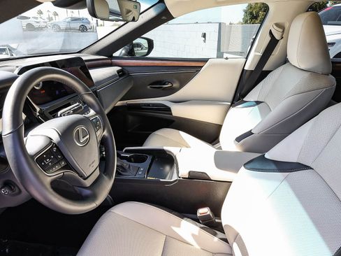 Used 2025 Lexus ES 300h w/ Premium Package FWD image 21