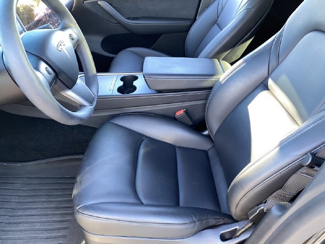Used 2025 Tesla Model Y Long Range RWD image 19