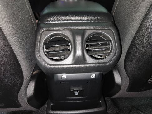 Used 2022 Jeep Wrangler Unlimited Rubicon 4xe image 35