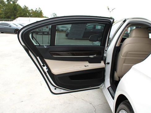 Used 2012 BMW 750Li xDrive image 33